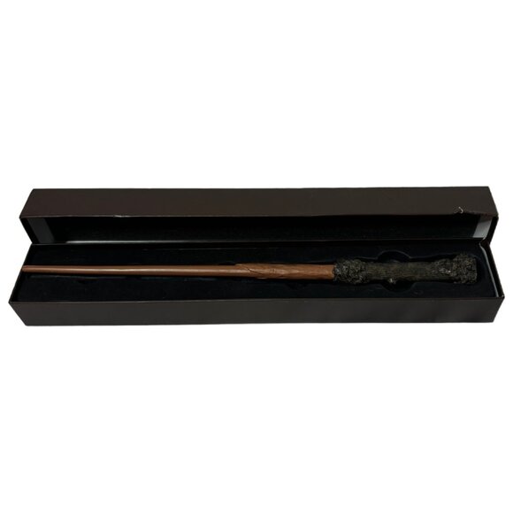Harry Potter Wand Universal Studios Harry’s Magic Wizard Wand - Picture 1 of 5